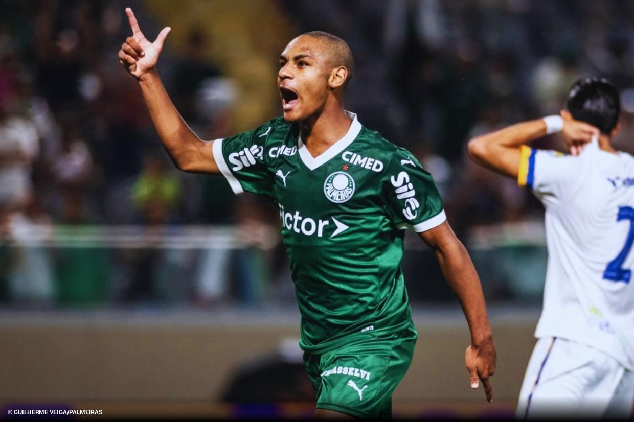 电竞赛事直播平台-每体：巴萨正关注巴西16岁前锋新星孔塞桑，已派球探跟踪观察